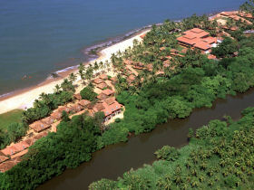 Negombo eco friendly beach hotel in Sri Lanka